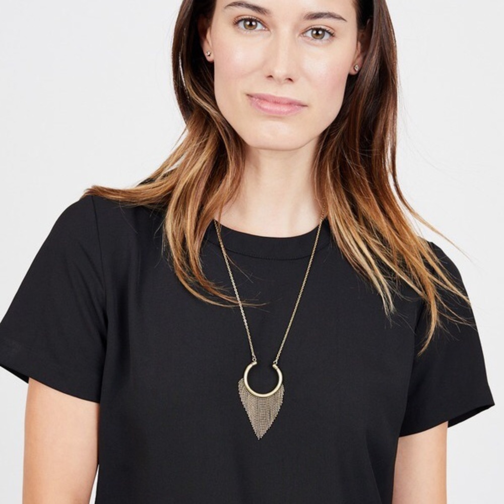 Octavia Chain Pendant Necklace - Picture 2 of 4
